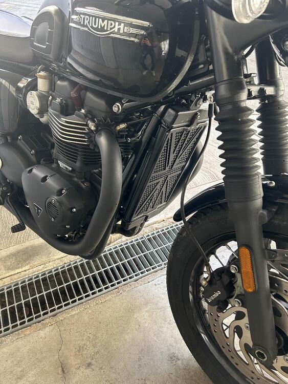 Triumph Bonneville T120 (2021 - 25) (3)