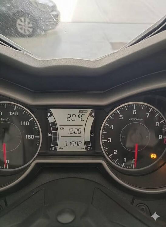 Yamaha X-Max 300 ABS (2017 - 20) (5)