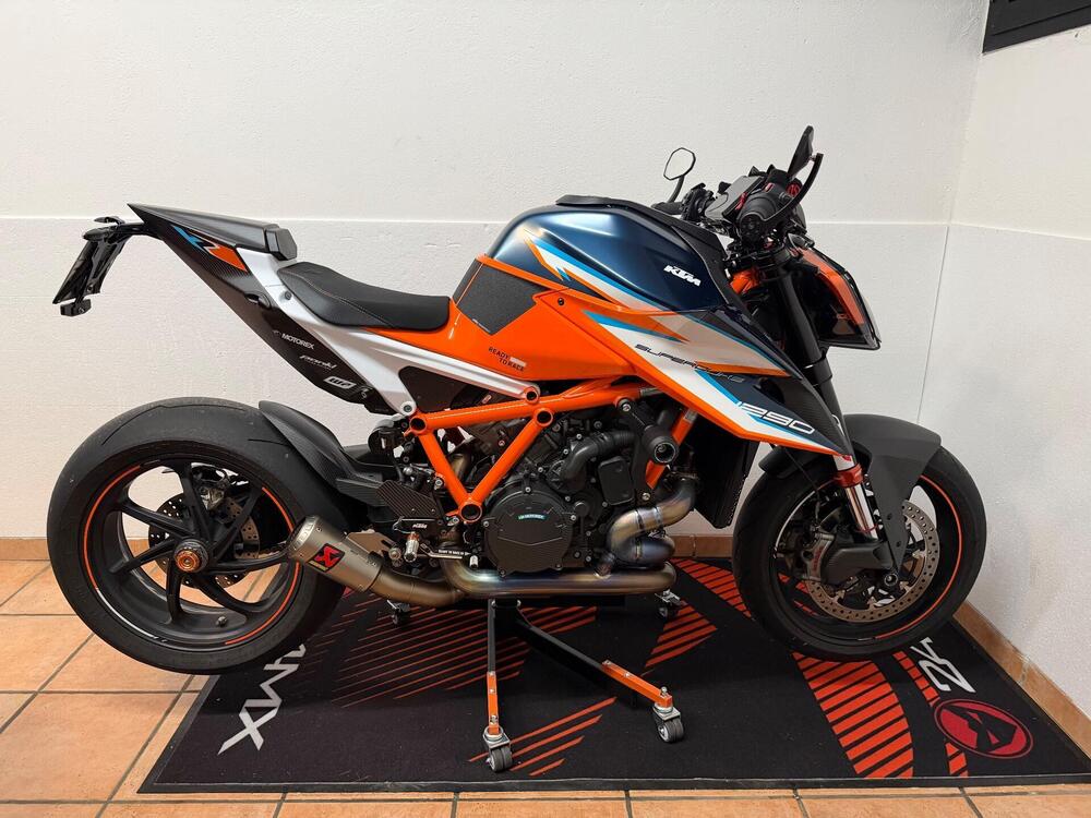 KTM 1290 Super Duke RR (2021) (3)