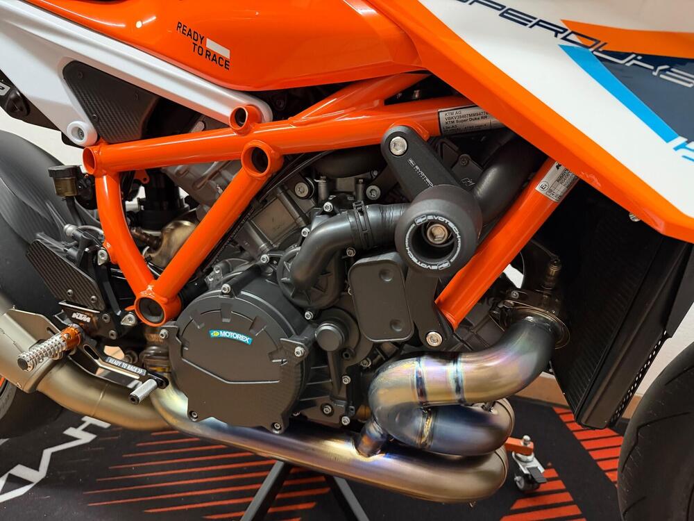 KTM 1290 Super Duke RR (2021) (4)