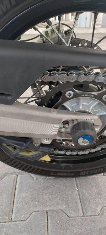 Husqvarna 701 Supermoto (2016) (3)