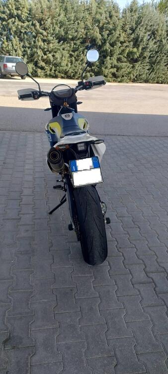 Husqvarna 701 Supermoto (2016) (4)