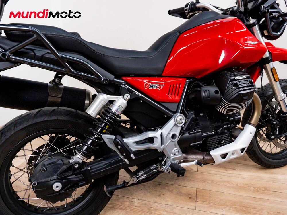 Moto Guzzi V85 TT (2024 - 25) (4)