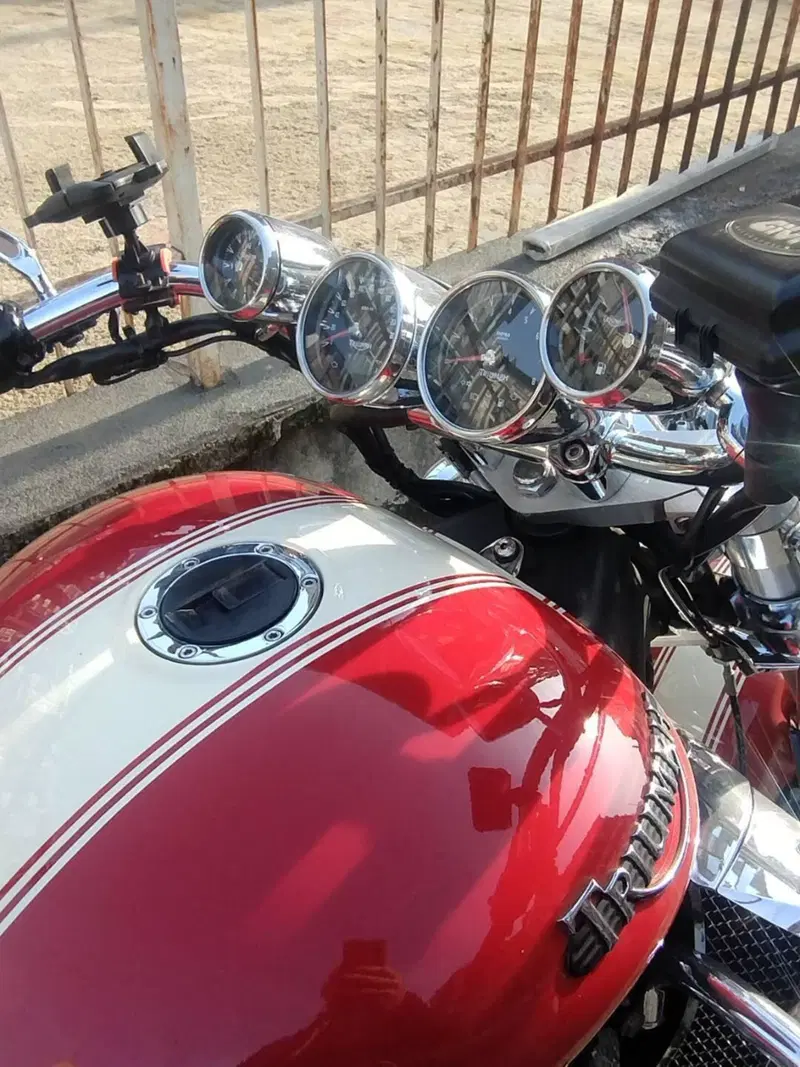 Triumph Rocket 3 Classic (2006 - 11) (9)