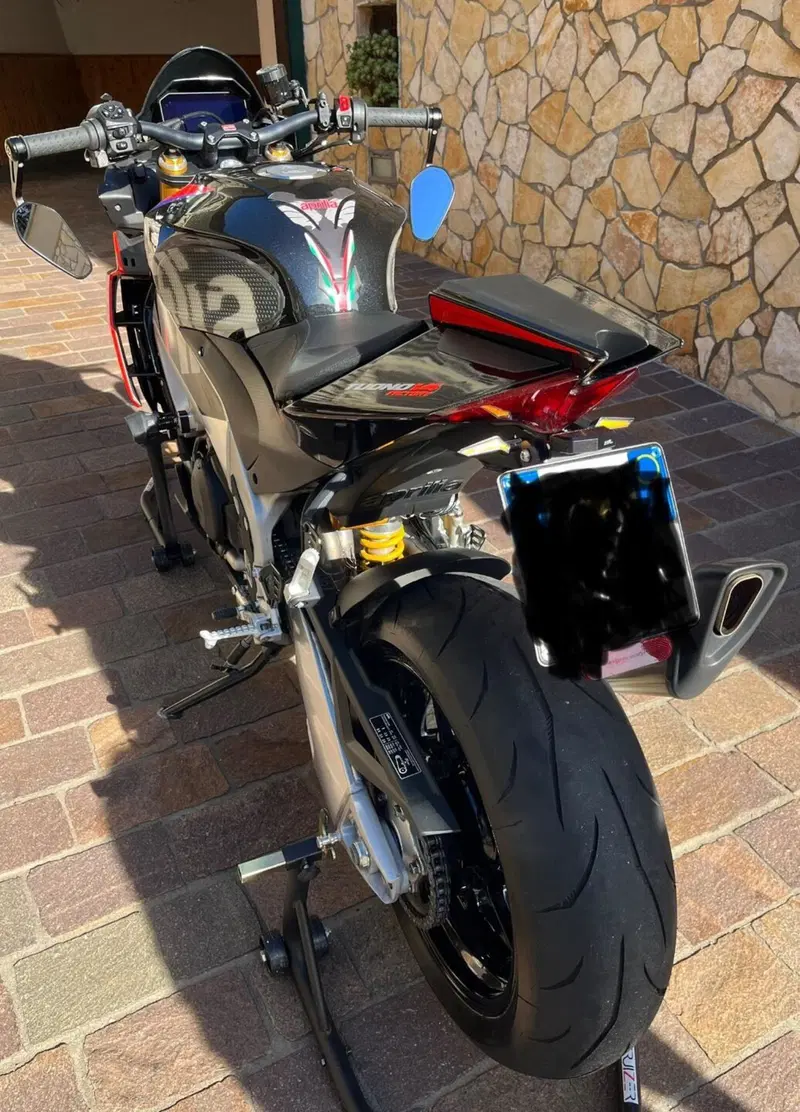 Aprilia Tuono V4 Factory (2021 - 24) (3)