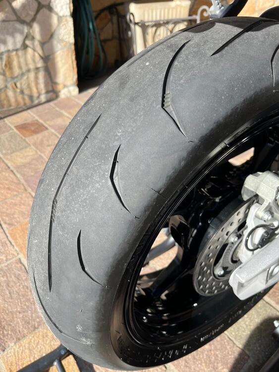 Aprilia Tuono V4 Factory (2021 - 24) (5)