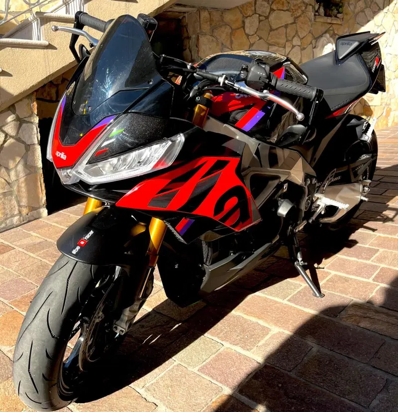 Aprilia Tuono V4 Factory (2021 - 24) (9)