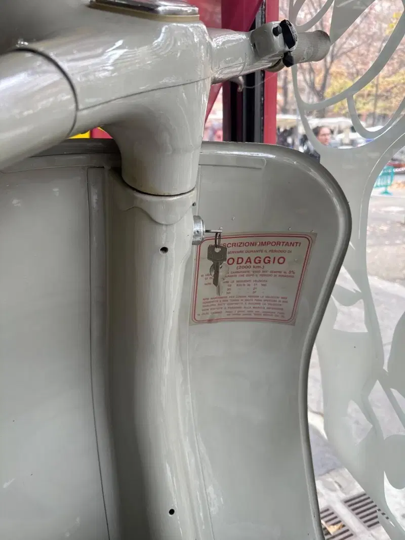 Piaggio Vespa VNA125 (2)