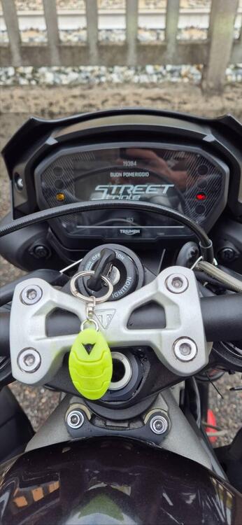 Triumph Street Triple RS (2020 - 22) (4)