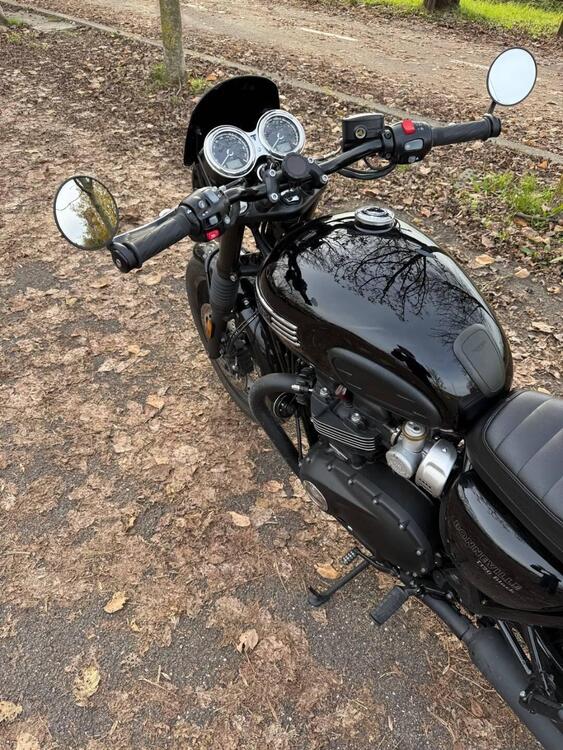 Triumph Bonneville T120 (2021 - 25) (3)