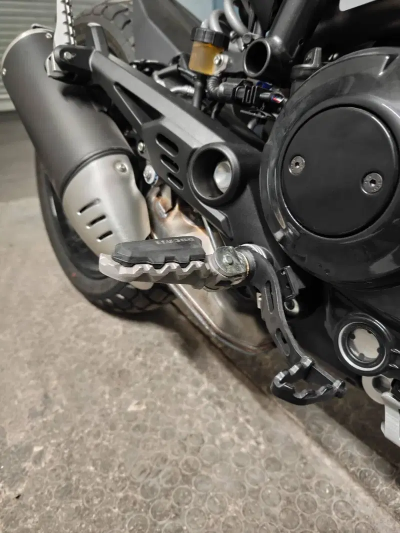 Ducati Scrambler 800 Icon Dark (2025 - 26) (9)