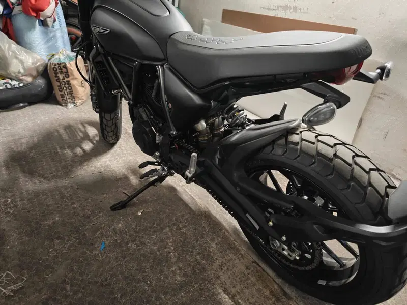 Ducati Scrambler 800 Icon Dark (2025 - 26) (20)