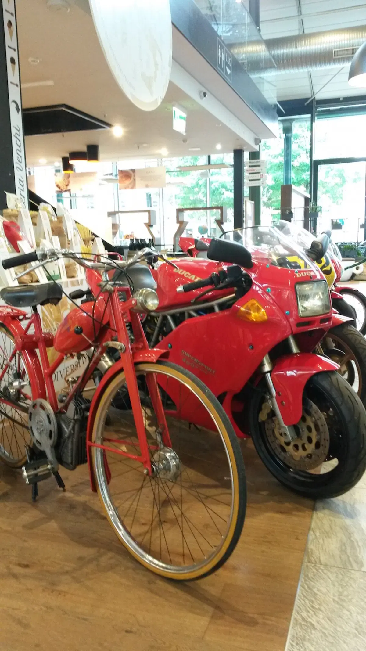 12 Ducati da Eataly a Monaco di Baviera (7)