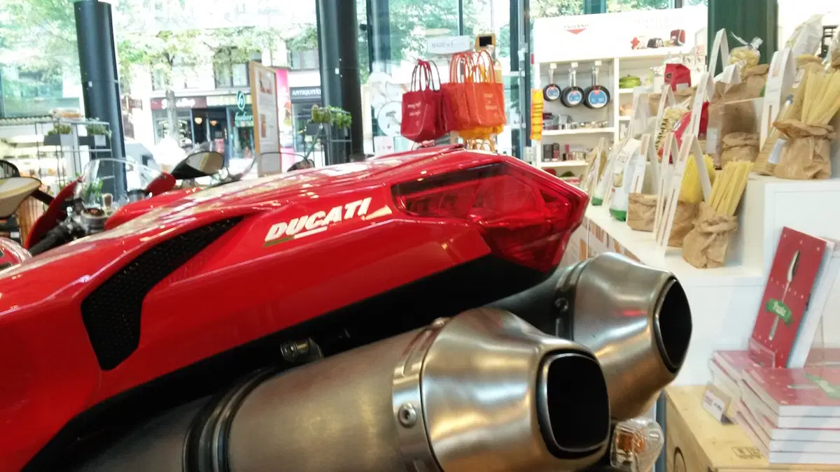 12 Ducati da Eataly a Monaco di Baviera