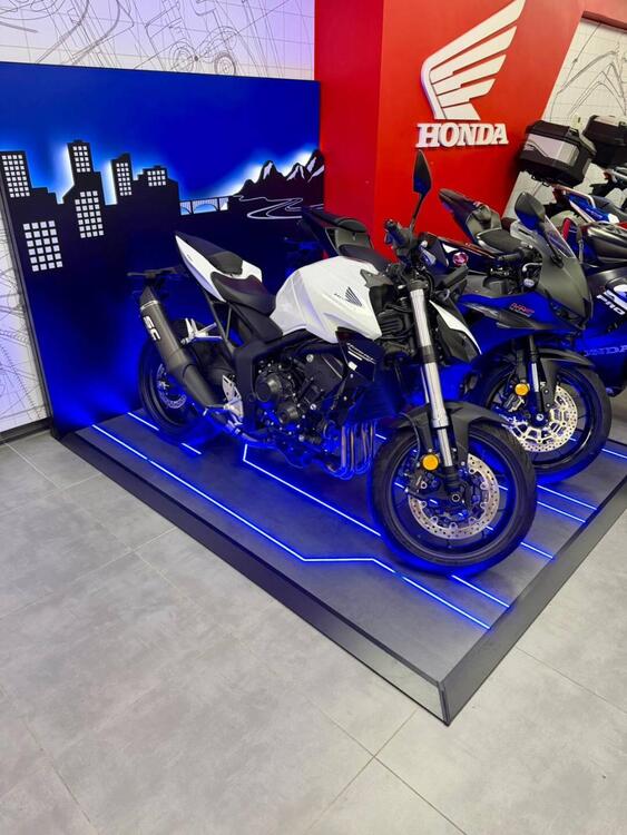 Honda CB 1000 Hornet (2025) (2)