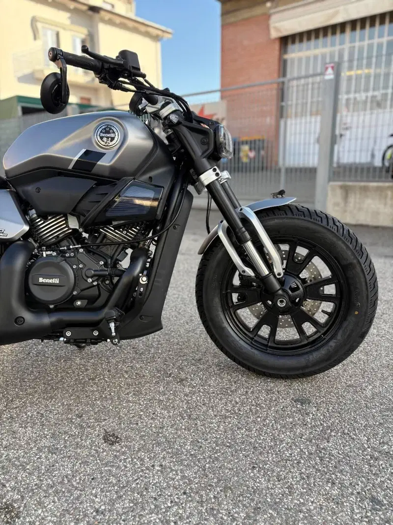 Benelli Leoncino 400 Bobber (2026) (5)