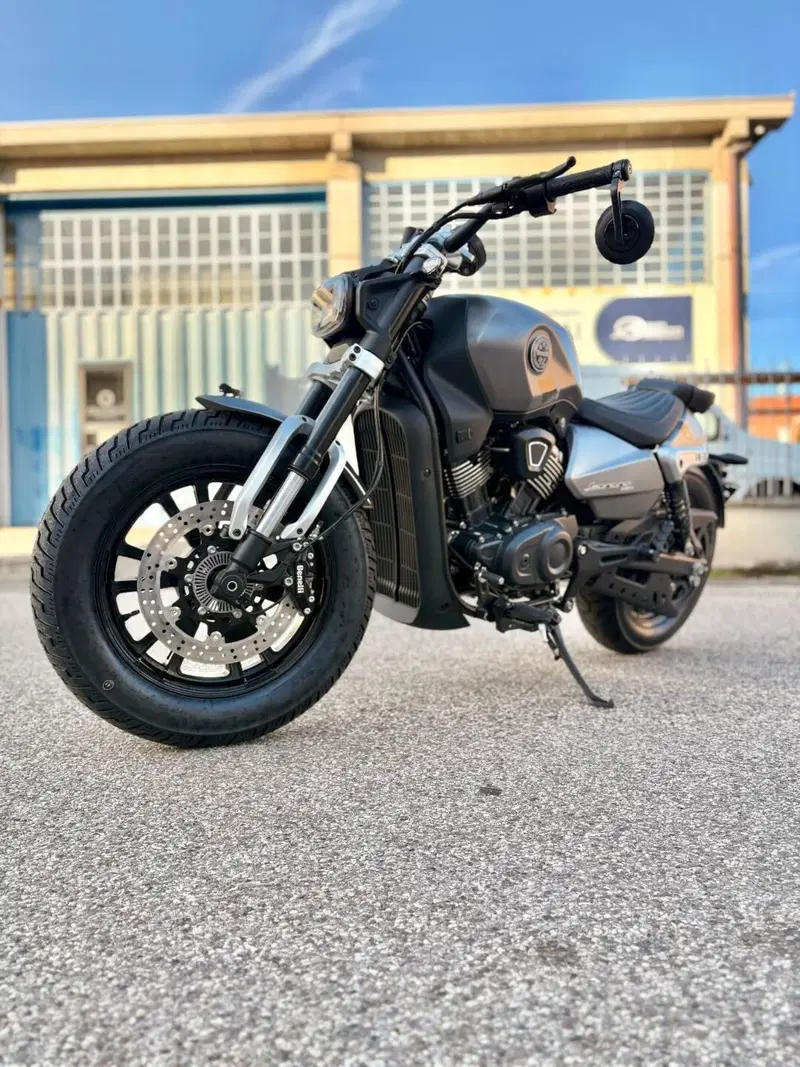 Benelli Leoncino 400 Bobber (2026) (6)