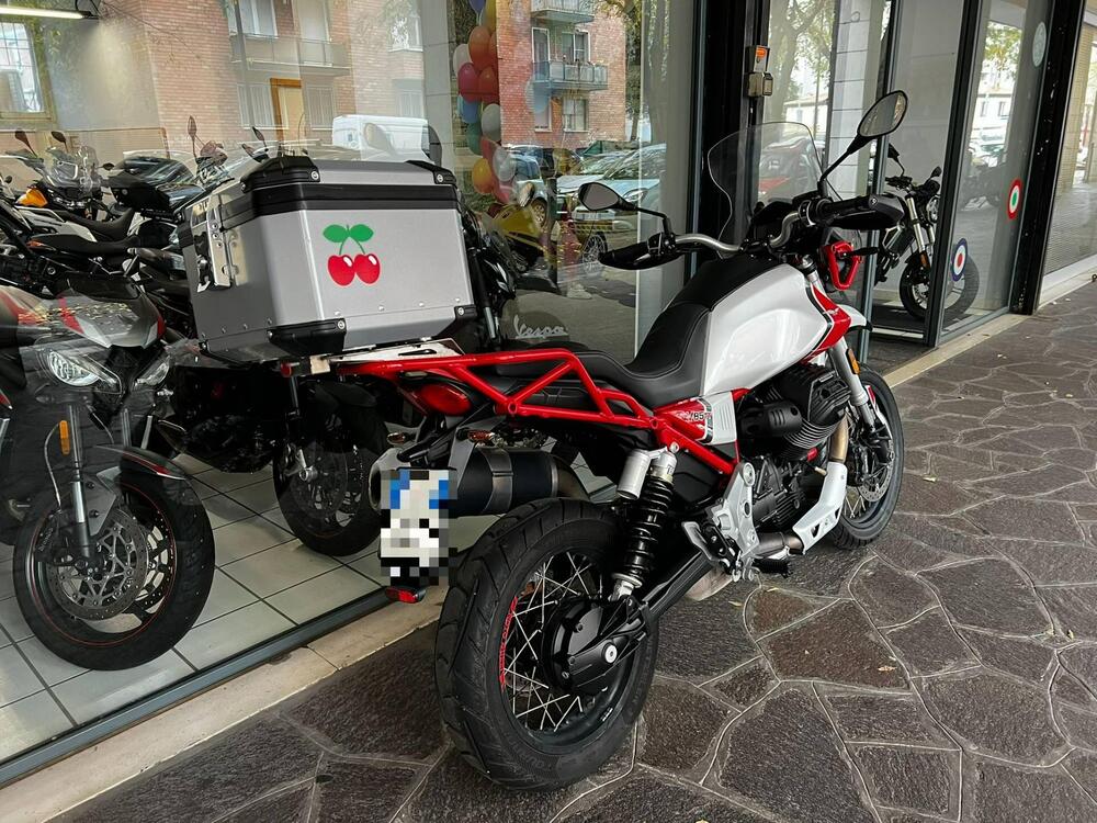 Moto Guzzi V85 TT Evocative Graphics (2019 - 20) (3)