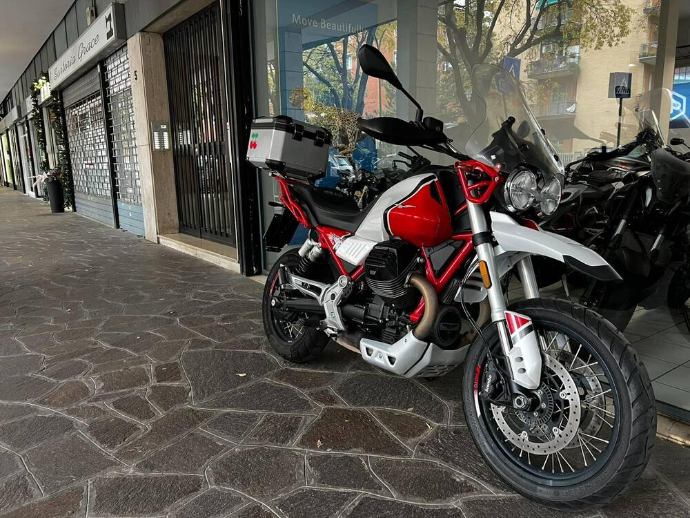 Moto Guzzi V85 TT Evocative Graphics (2019 - 20) (2)