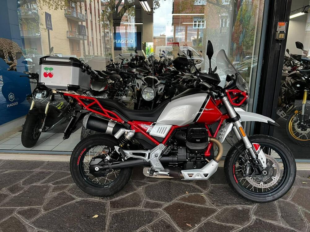 Moto Guzzi V85 TT Evocative Graphics (2019 - 20)