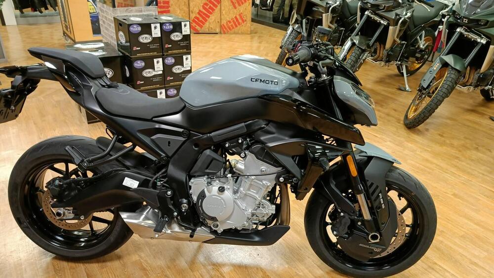 CFMOTO 675NK (2025) (2)