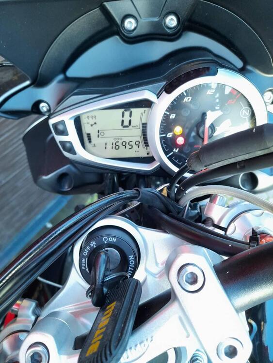 Triumph Street Triple R ABS (2013 - 17) (2)