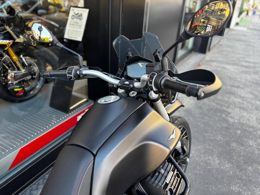 Moto Guzzi V85 TT (2021 - 23) (3)