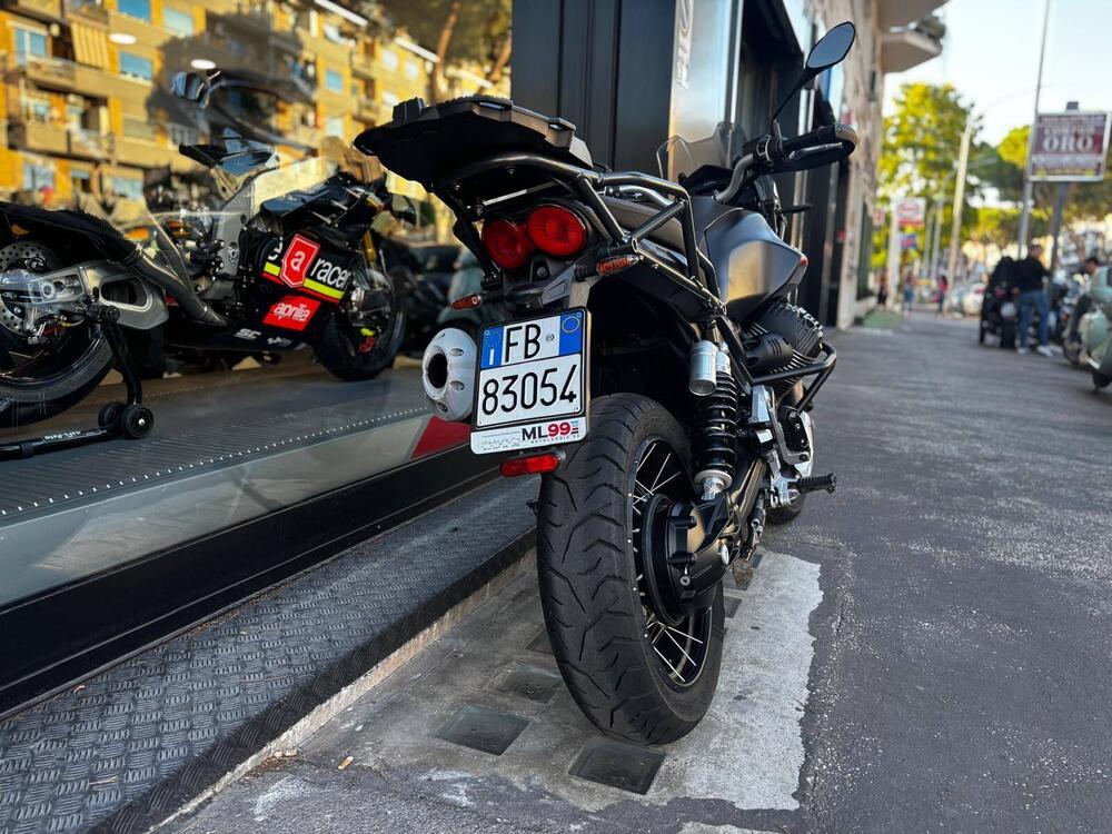 Moto Guzzi V85 TT (2021 - 23) (4)