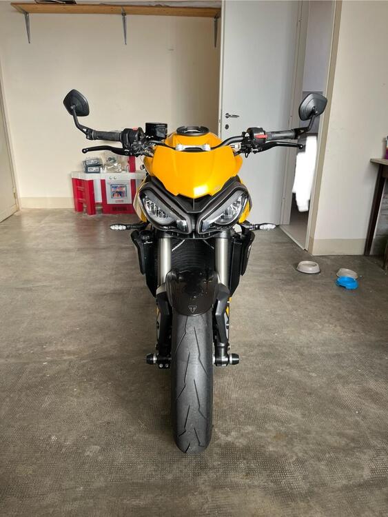 Triumph Street Triple 765 RS (2023 - 25) (2)