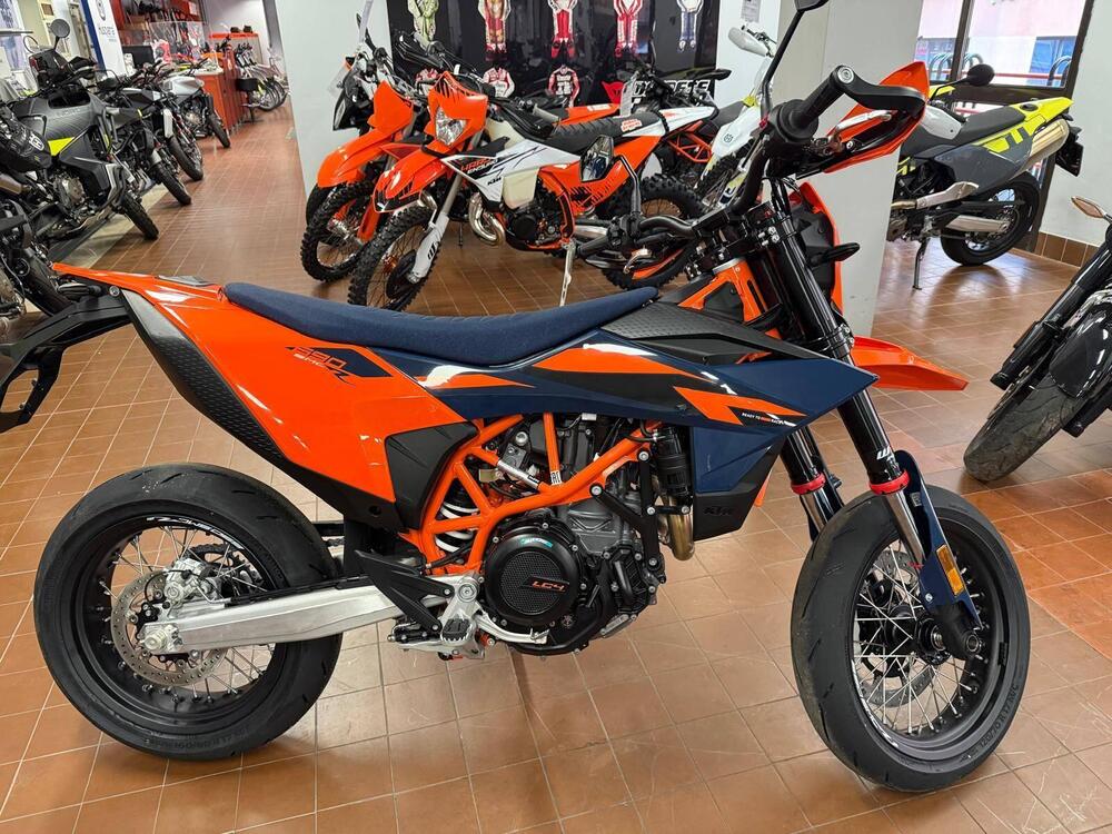 KTM 690 SMC R (2026)