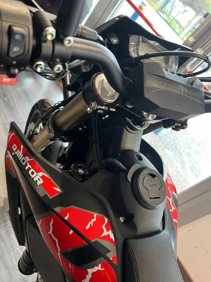 QJ Motor COV 125 (2025 - 26) (6)