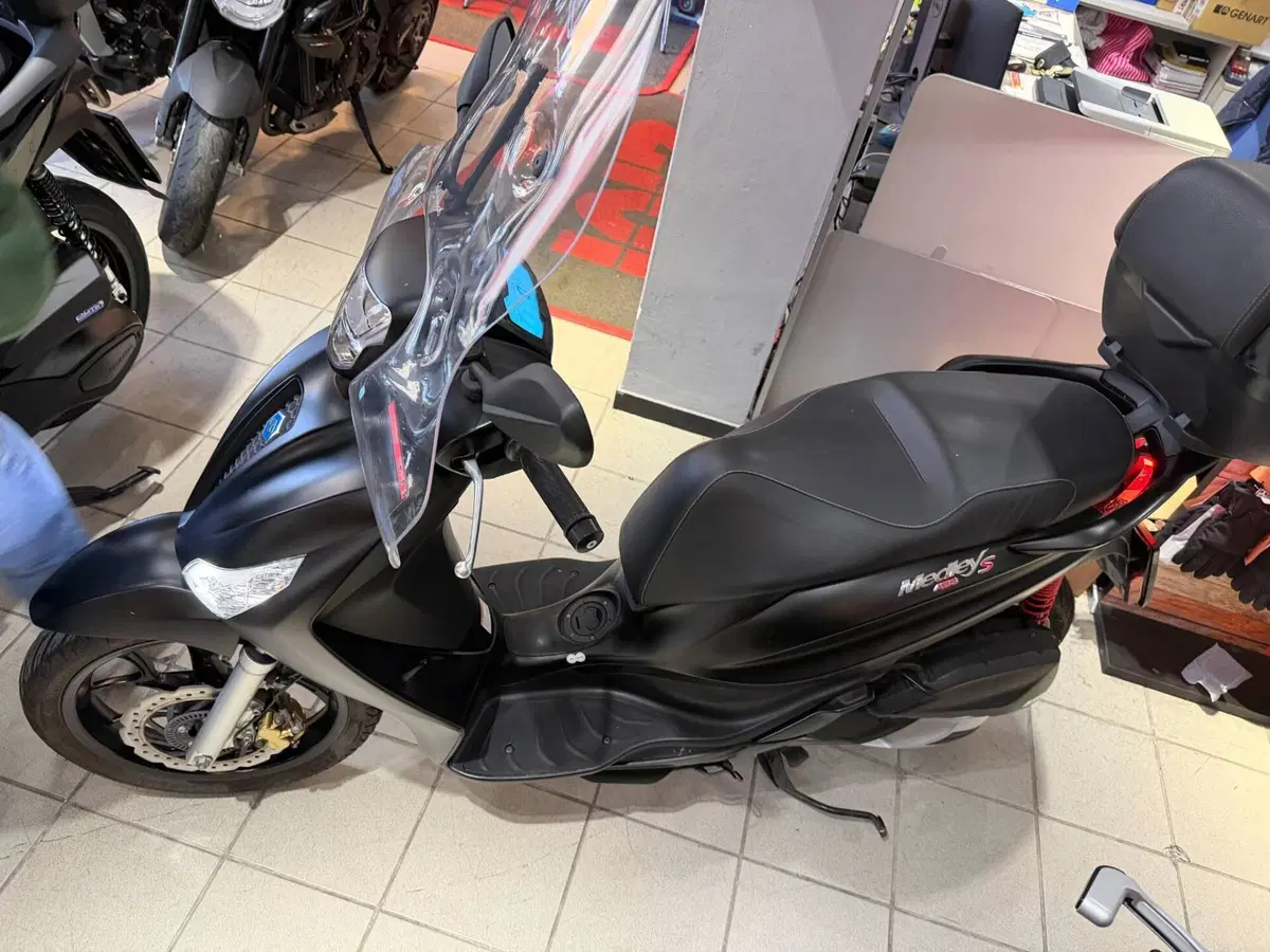 Piaggio Medley 150 S ABS (2021 - 25) (3)