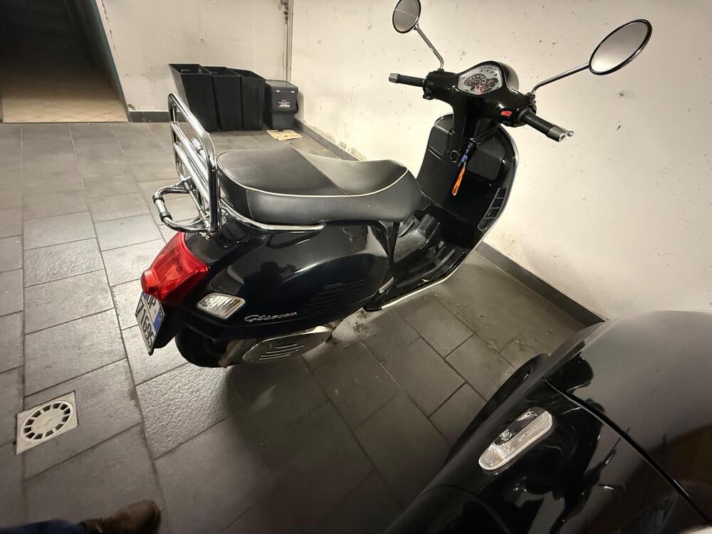 Vespa GTS 300 (2010 - 14) (2)