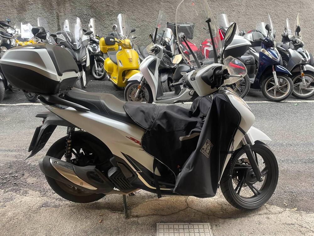 Honda SH 150i Sport (2022 - 23) (4)
