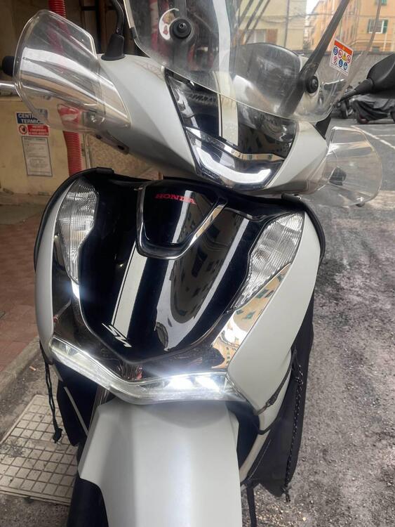 Honda SH 150i Sport (2022 - 23) (5)