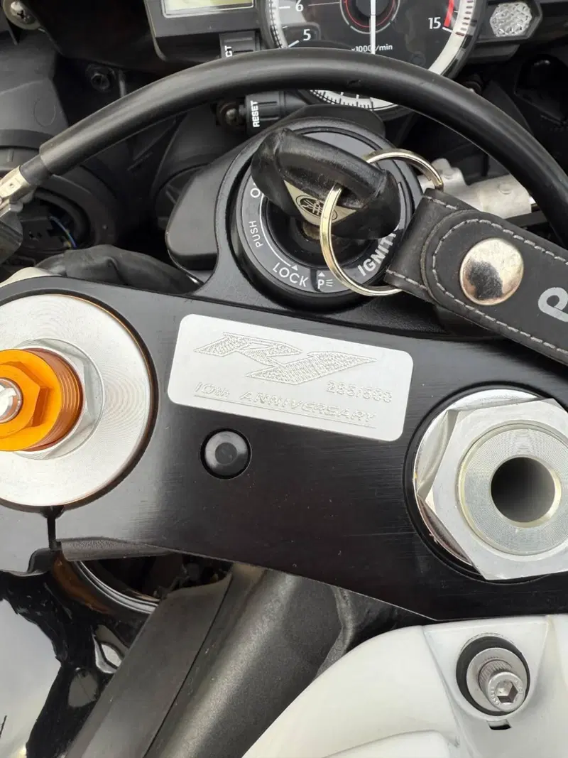 Yamaha YZF R1 (2007 - 08) (8)
