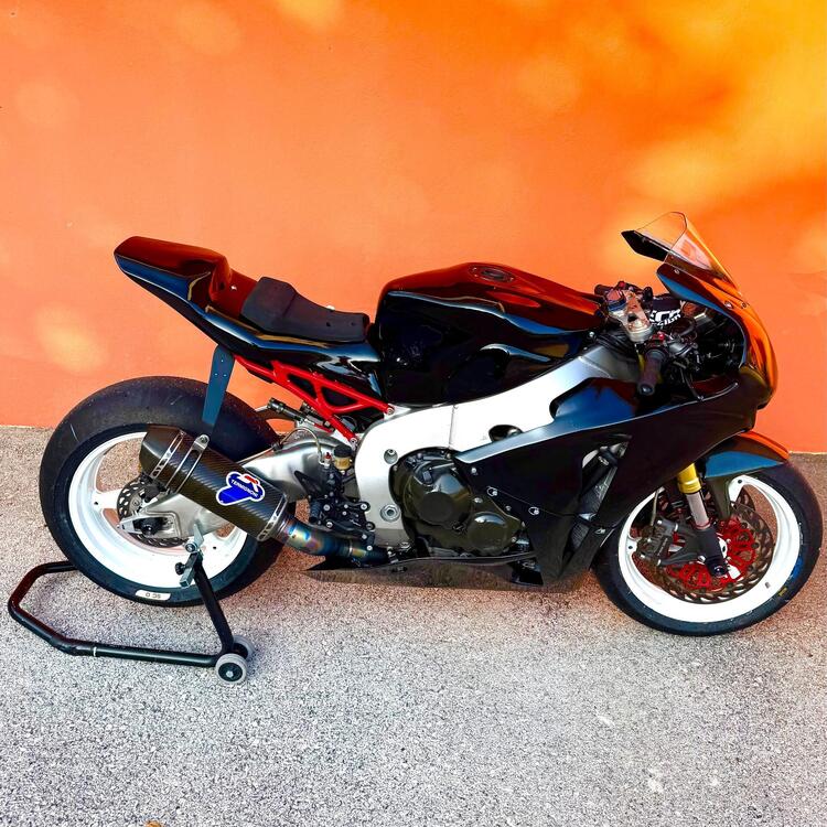 Honda CBR 1000 RR Fireblade (2008 - 11) (2)