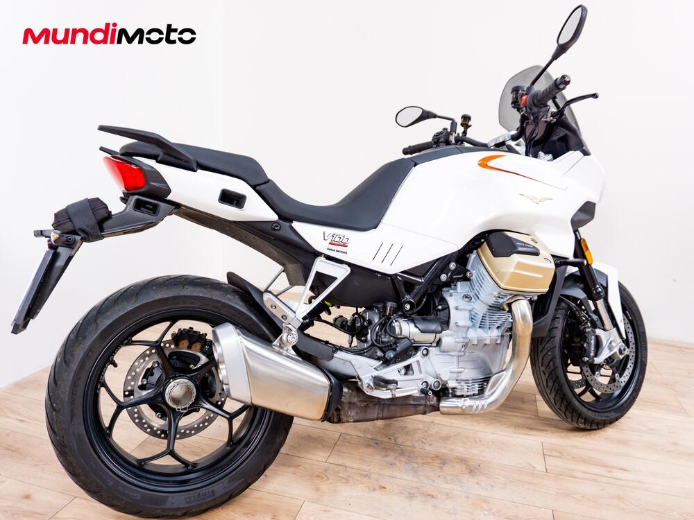 Moto Guzzi V100 Mandello (2022 - 24) (3)