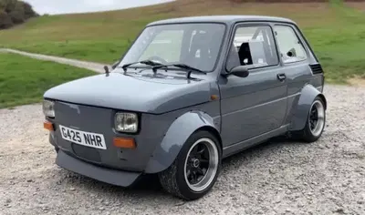 Elaborazioni estreme: Una Fiat 126 con motore BMW K75 [GALLERY]