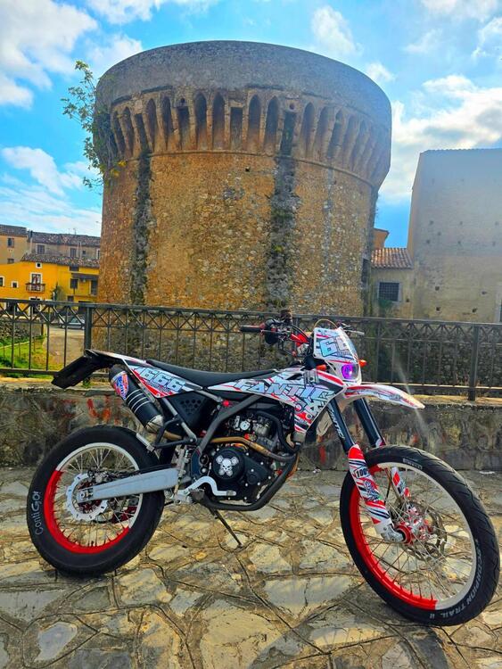 Fantic Motor Motard 125 M Performance 4t (2019) (2)