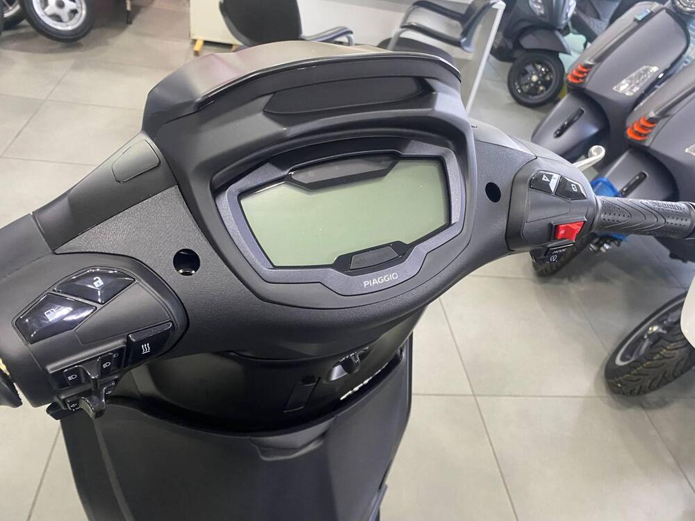 Piaggio Beverly 400 S (2025) (4)