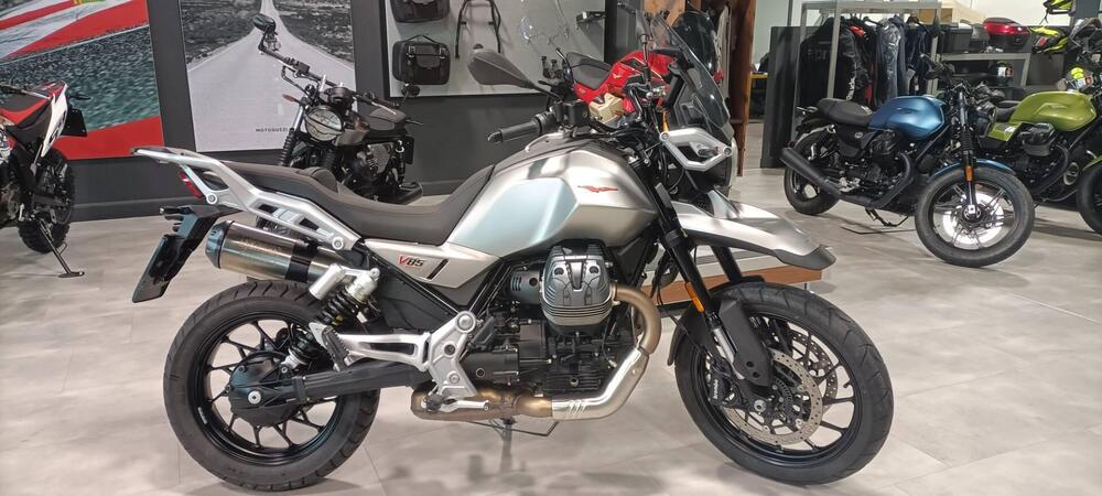 Moto Guzzi V85 Strada (2024 - 25)