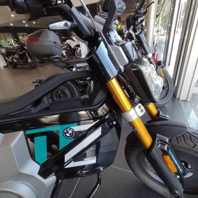 Bmw CE 02 (2024 - 25) (4)