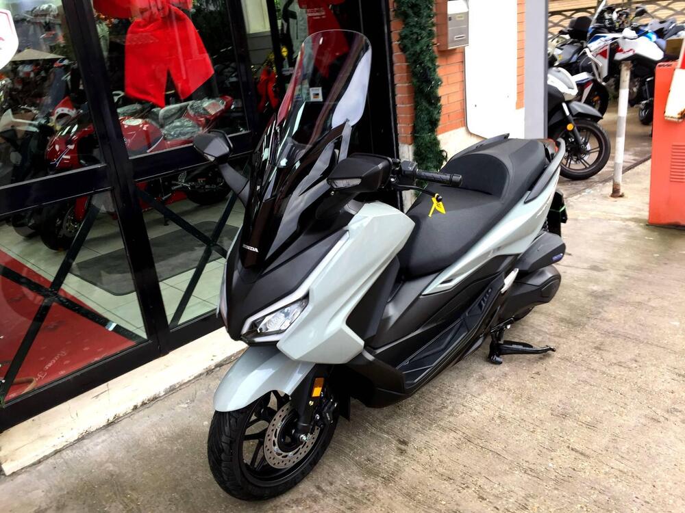 Honda Forza 350 (2025) (4)