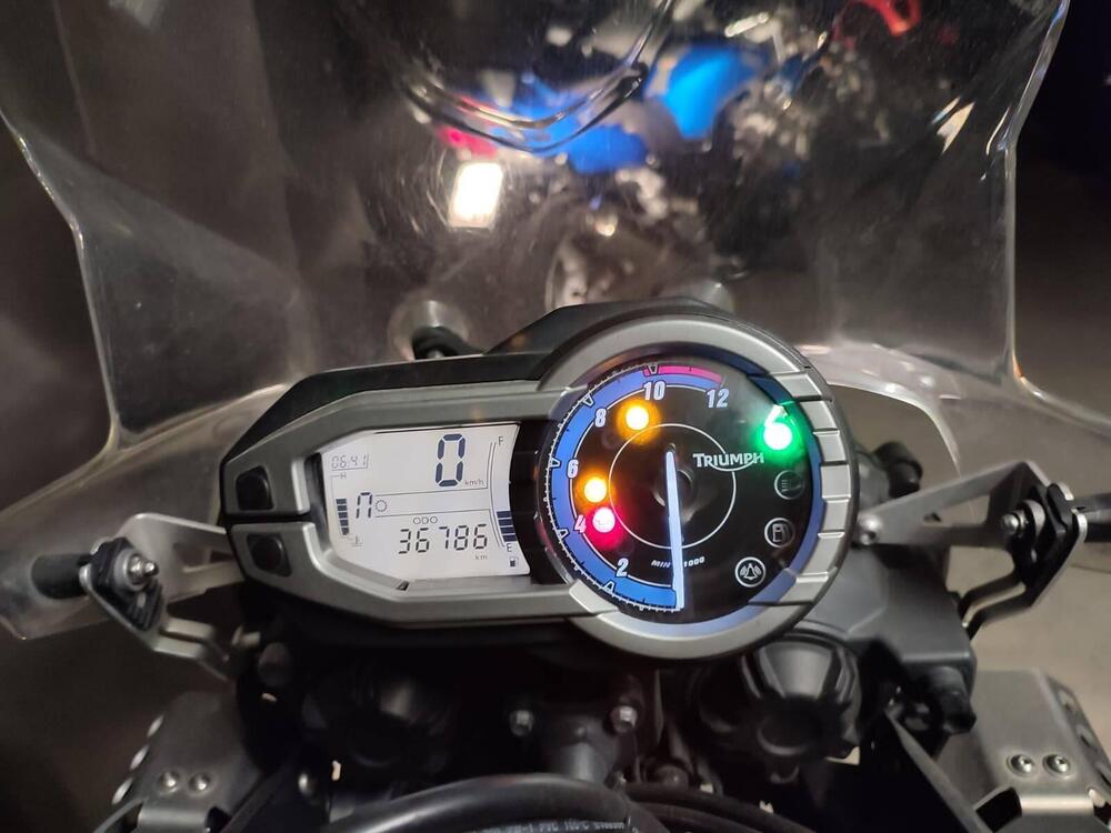 Triumph Tiger 800 XC (2011 - 12) (3)