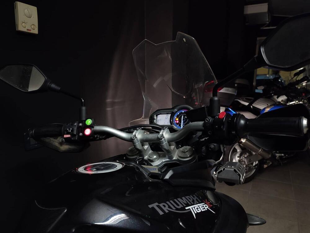 Triumph Tiger 800 XC (2011 - 12) (5)