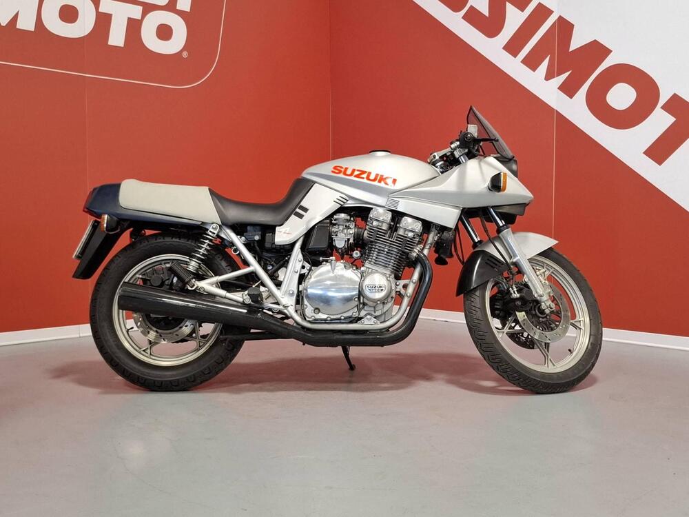 Suzuki GSX 1100S KATANA (2)