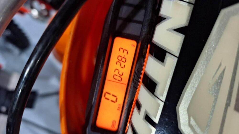 KTM 250 EXC-F (2022) (2)