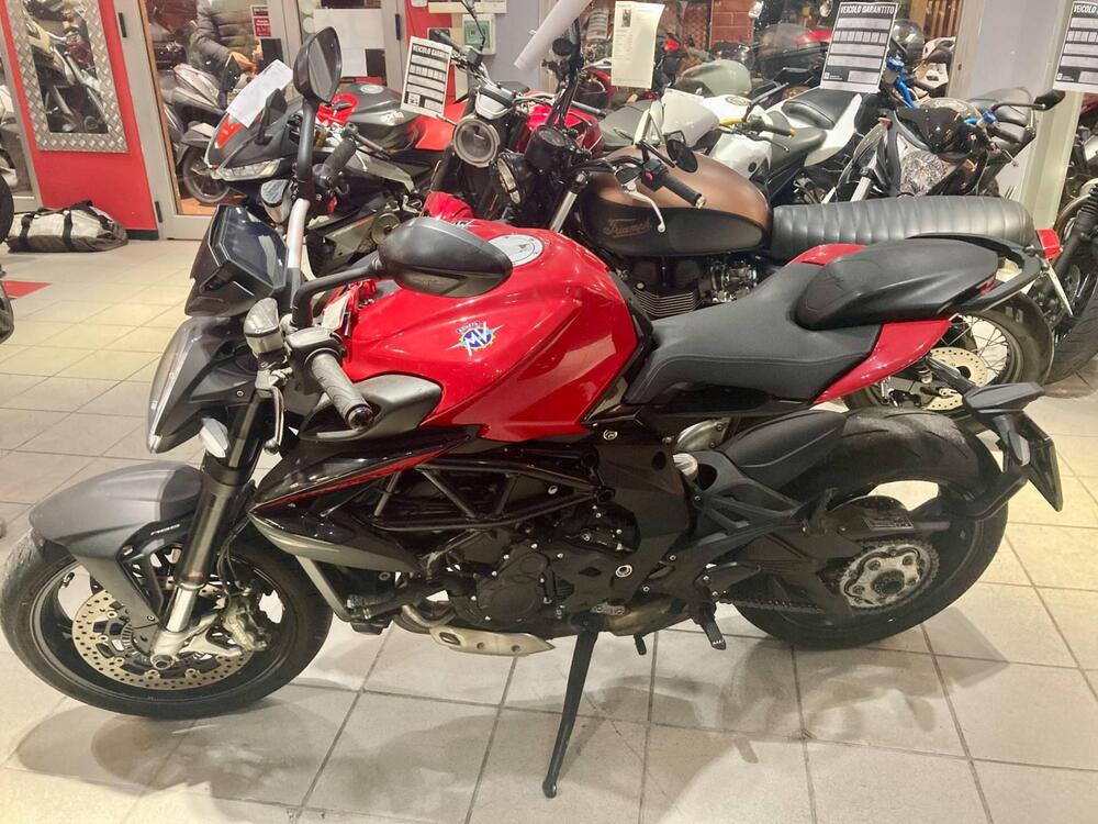 MV Agusta Brutale 800 Rosso (2021 - 23) (2)