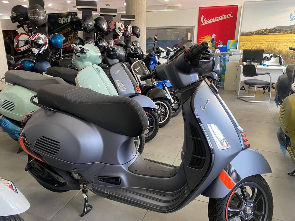 Vespa GTS 310 Supersport (2025) (2)